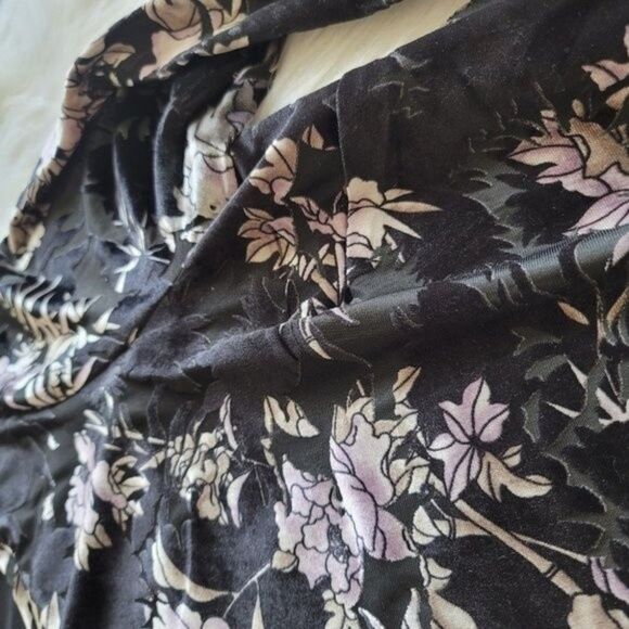 The Limited Floral Velvet Bell Sleeve Shirt Size XS - Picture 5 of 10